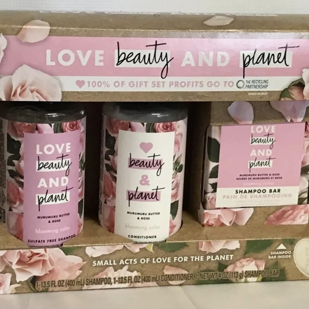 Love Beauty and Planet Murumuru Butter & Rose Shampoo and Conditioner Set
